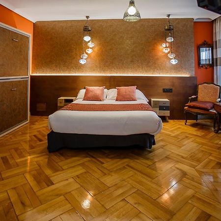 Hostal Rodas Памплона Экстерьер фото