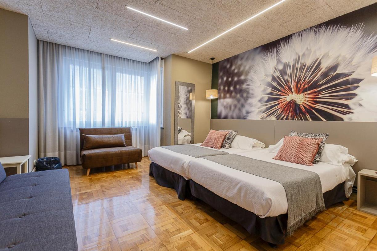 Hostal Rodas Памплона Экстерьер фото