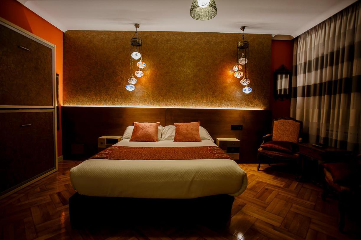 Hostal Rodas Памплона Экстерьер фото